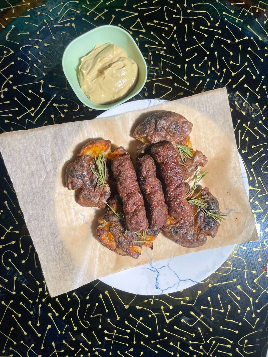 Mici Smash Combo ⭐ 2 Mici pe Cartofi Zdrobiți Crocanți, Condimentați